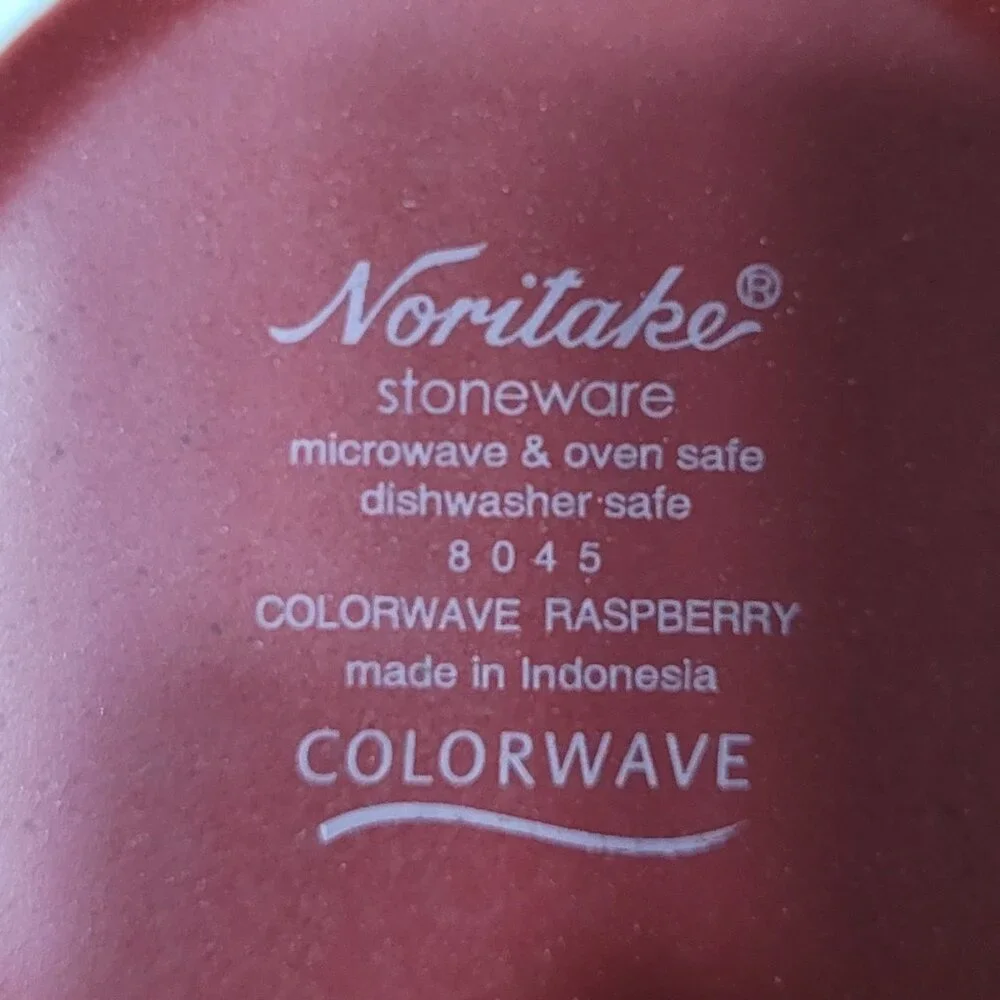 Noritake Colorwave Raspberry 7" Square Bowl - Picture 3 of 5